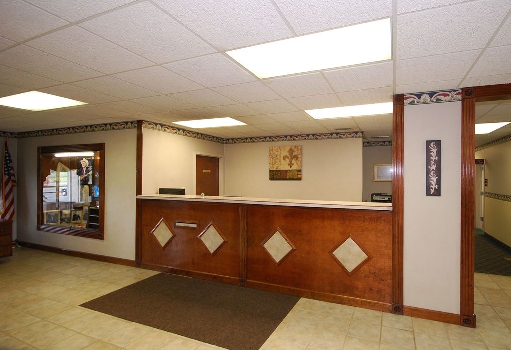Beaver Dam Inn Interior photo